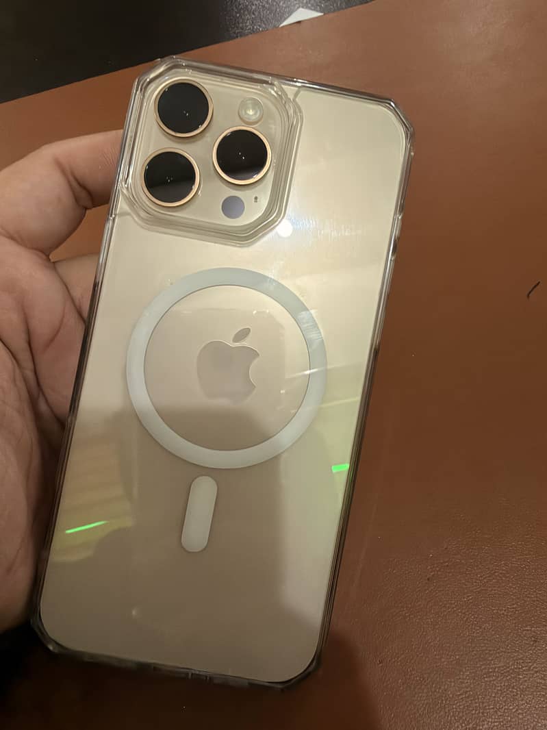 Apple iPhone 16 Pro Max 0