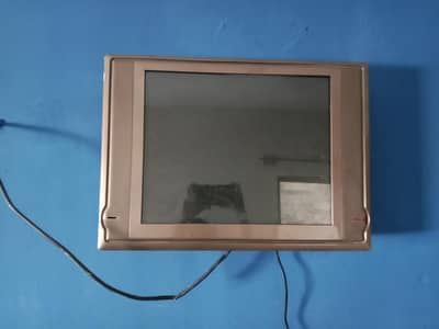 LCD for sale in good condition no repeair require