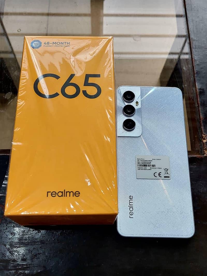 Realme C65 0