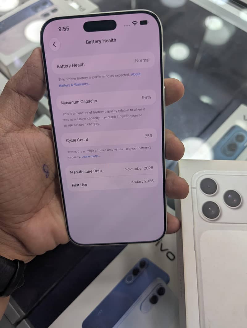 Apple iPhone 17 Pro Max 3