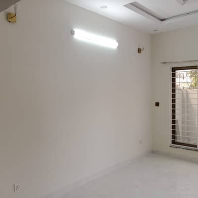 10 MARLA LOWER PORCTION FOR RENT NO GAS
