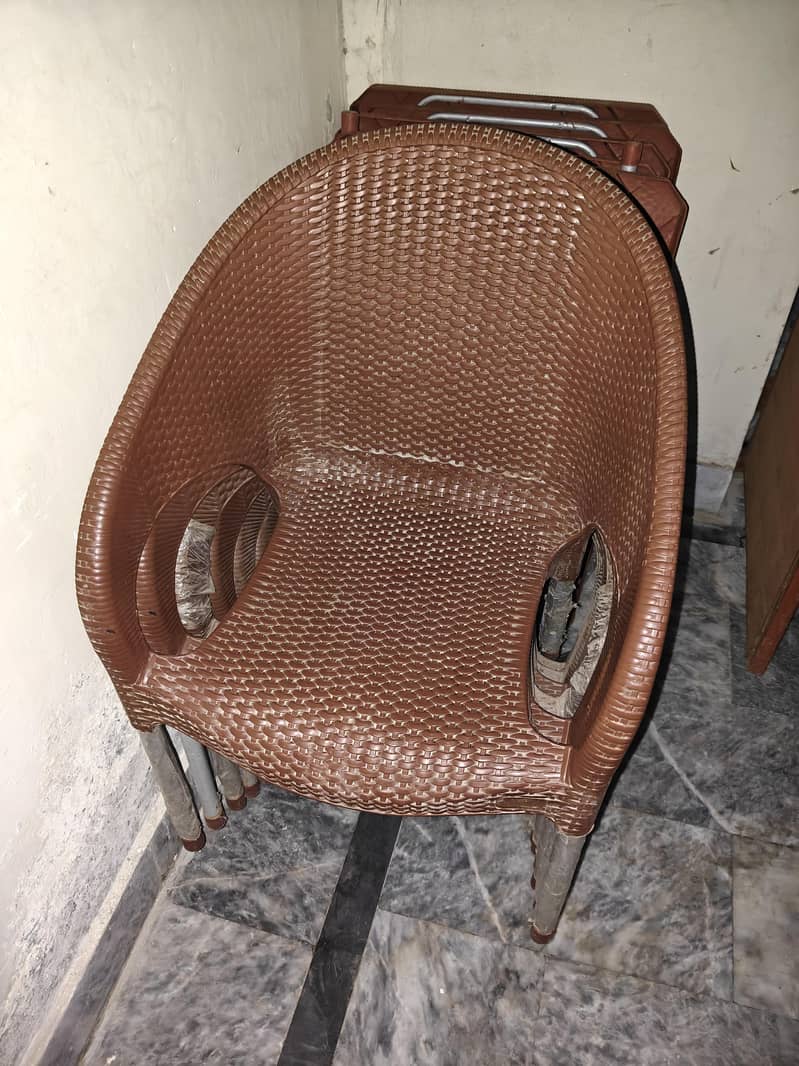 4 table plus 20 chairs 3