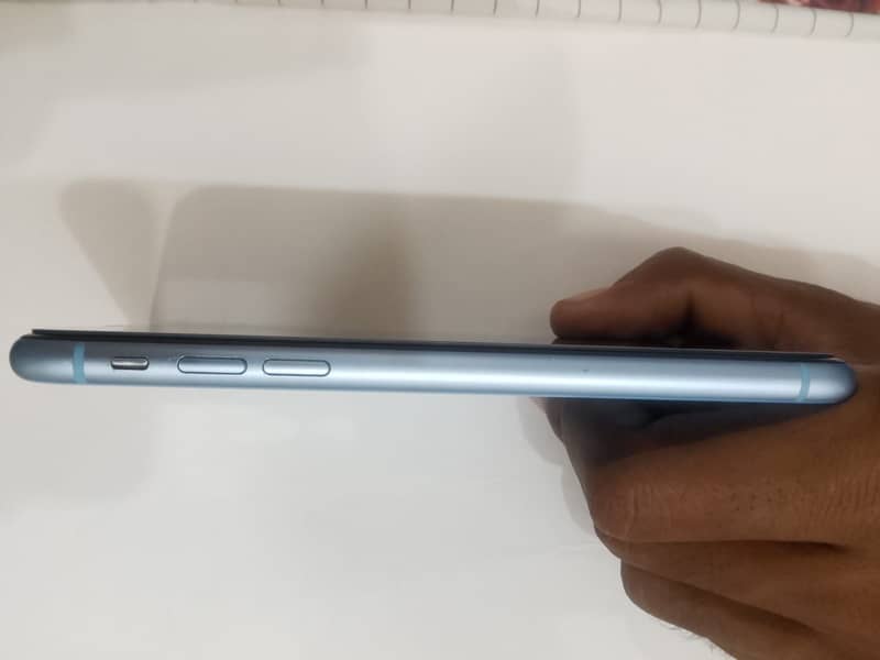 iPhone xr 2