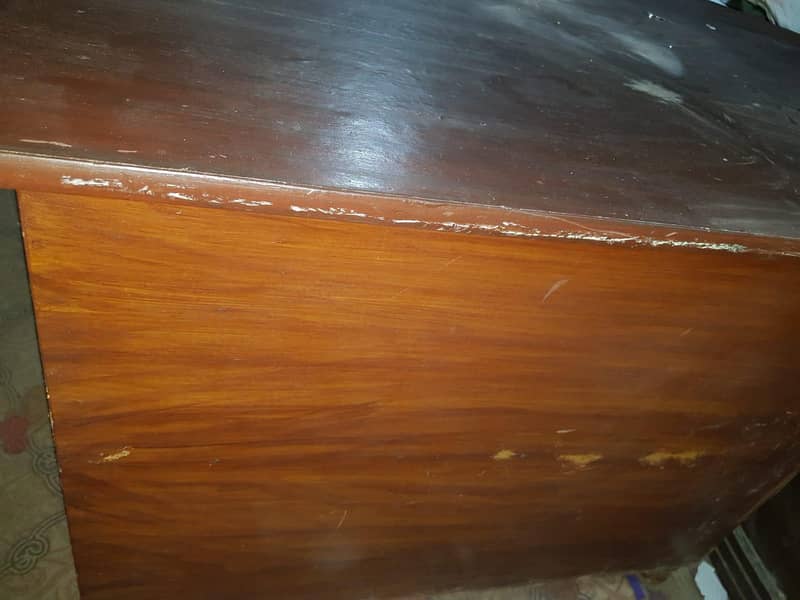 solid iron stand 0