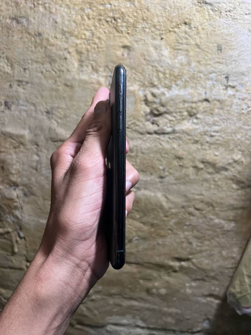 Apple iPhone 11 Pro Max 5