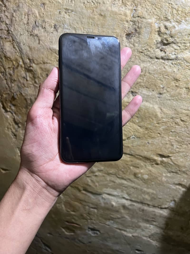 Apple iPhone 11 Pro Max 9