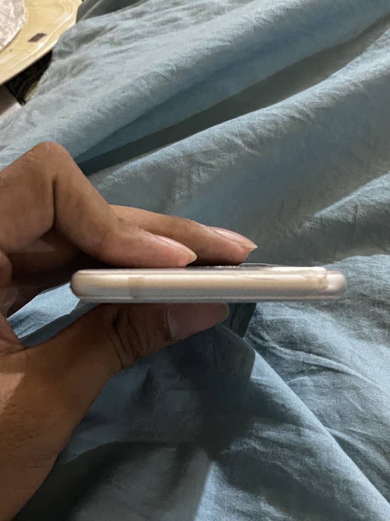 Apple iPhone 8 Plus 3