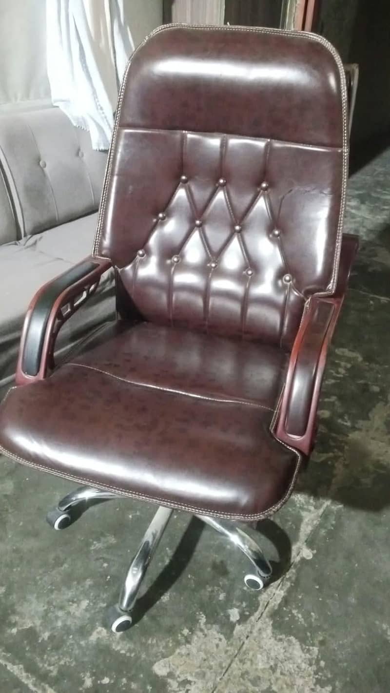 2 adat chair 2