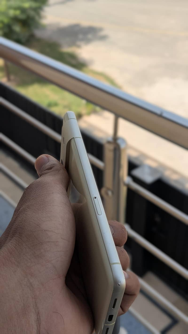 Google Pixel 7  (8/128 ]  9/10 6