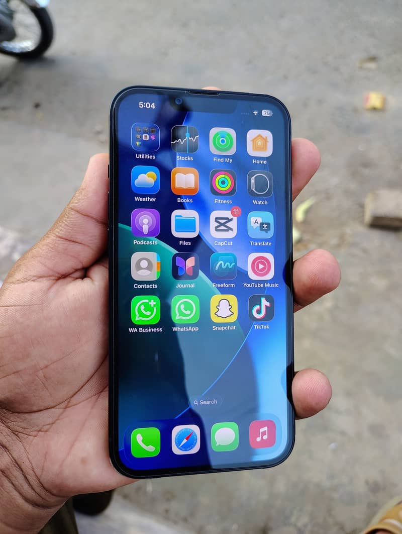 Apple iPhone 13 1