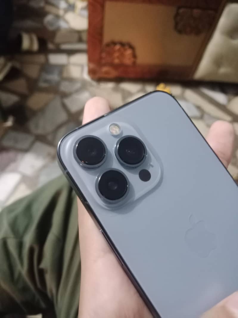 Apple iPhone 13 Pro 1