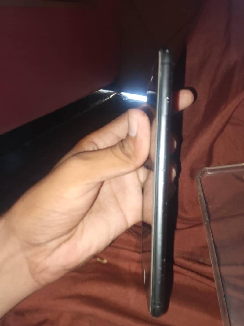 Apple iPhone 8 Plus 64GB 2