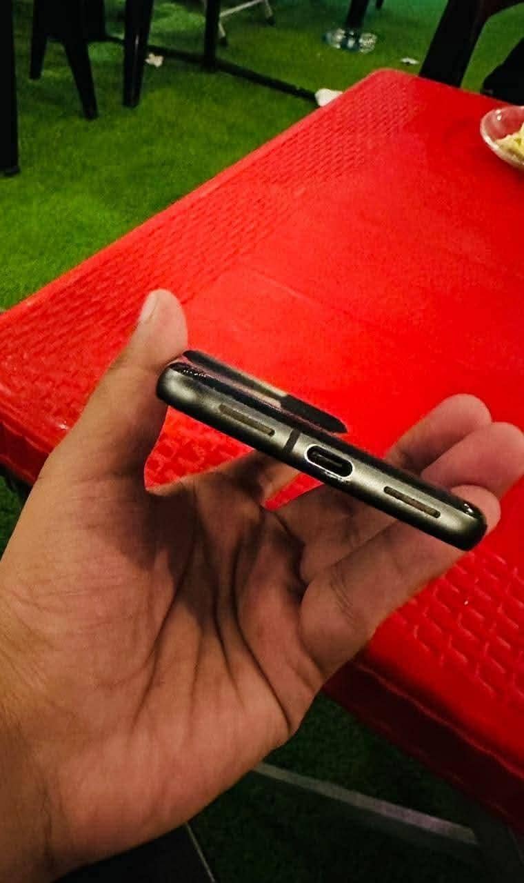 Google Pixel 8 3