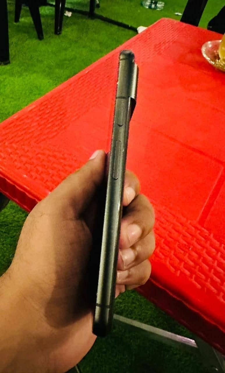 Google Pixel 8 4