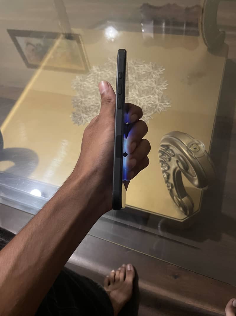 Apple iPhone 16 Plus 2