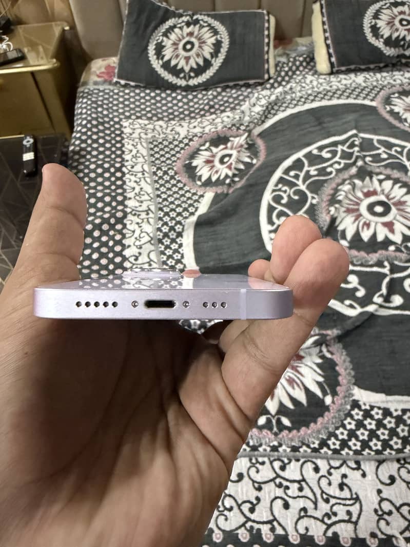 Apple iPhone 14 jv 1