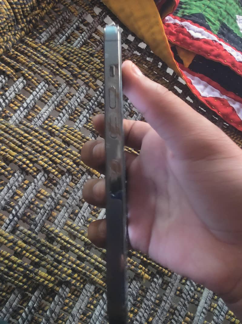 Apple iPhone 13 Pro 2