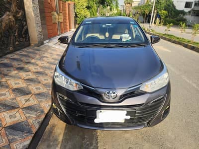 Toyota Yaris 1.5 ativ x 2021 b to b genuine.