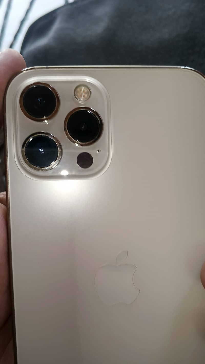 Apple iPhone 12 Pro Max 3