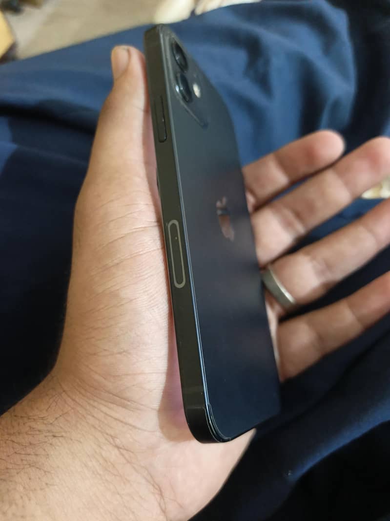 Apple iPhone 12 2