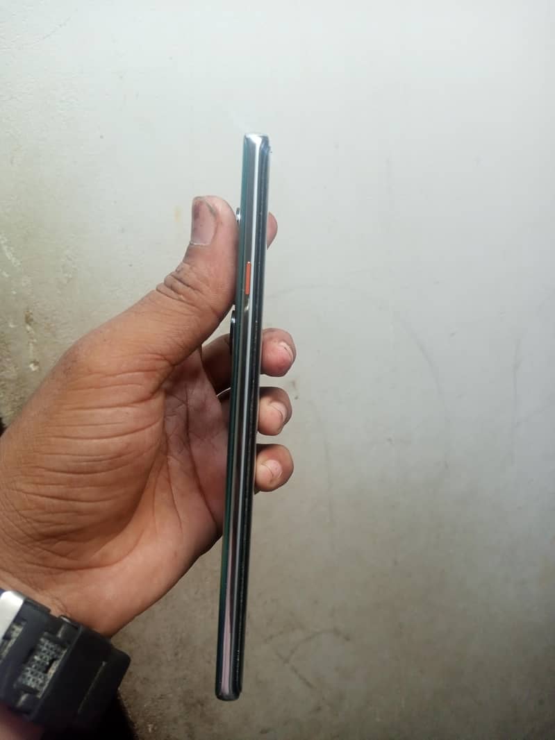 Tecno CAMON 40 Pro 4