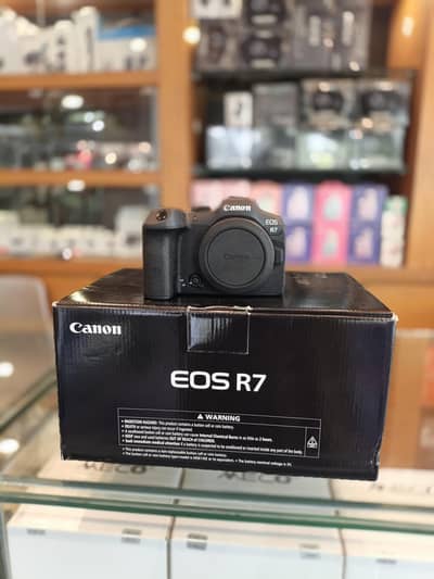 CANON EOS R7 USED LIKE NEW CONDITION
