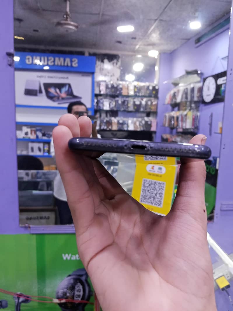 Apple iPhone 8 Plus 1