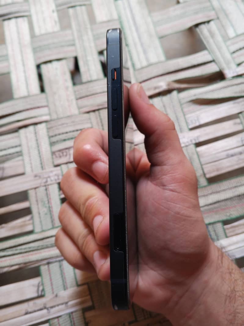 Apple iPhone 13 2