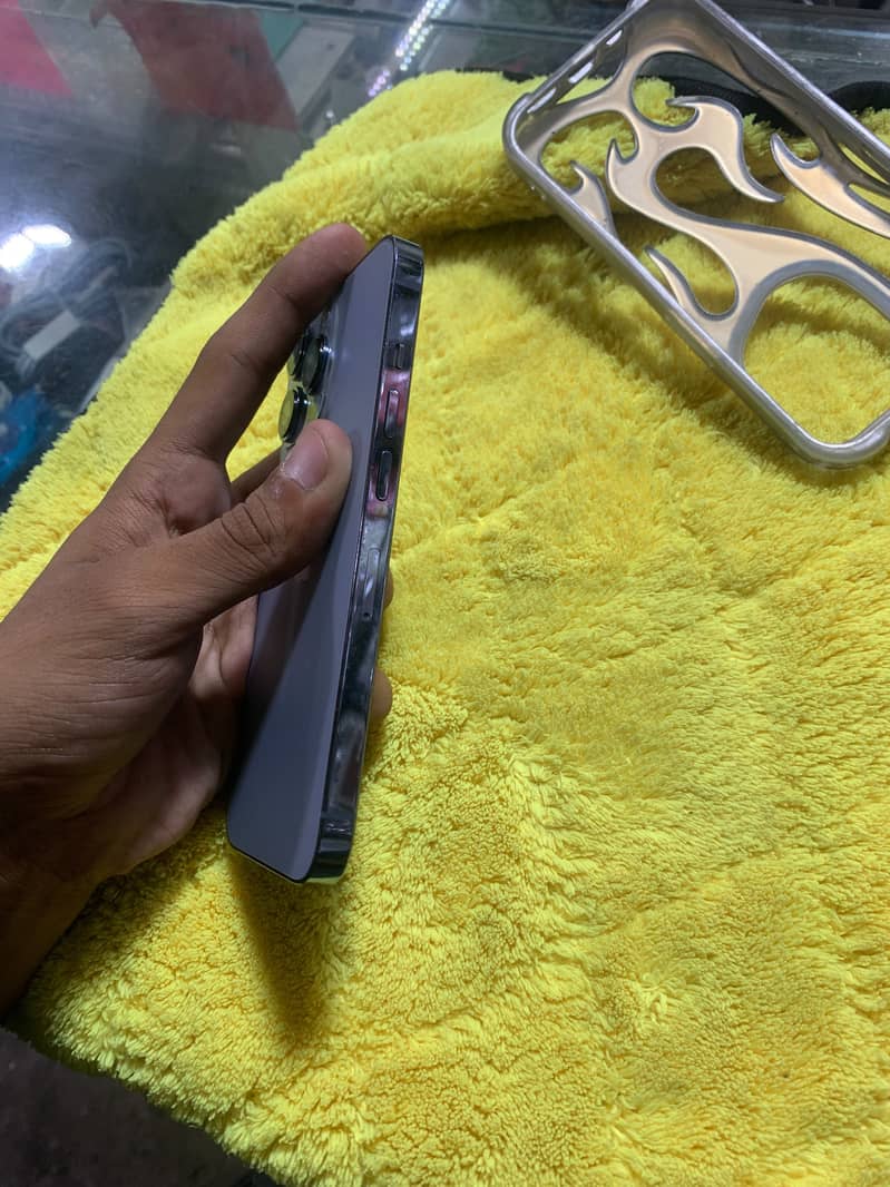 Apple iPhone 13 Pro 3