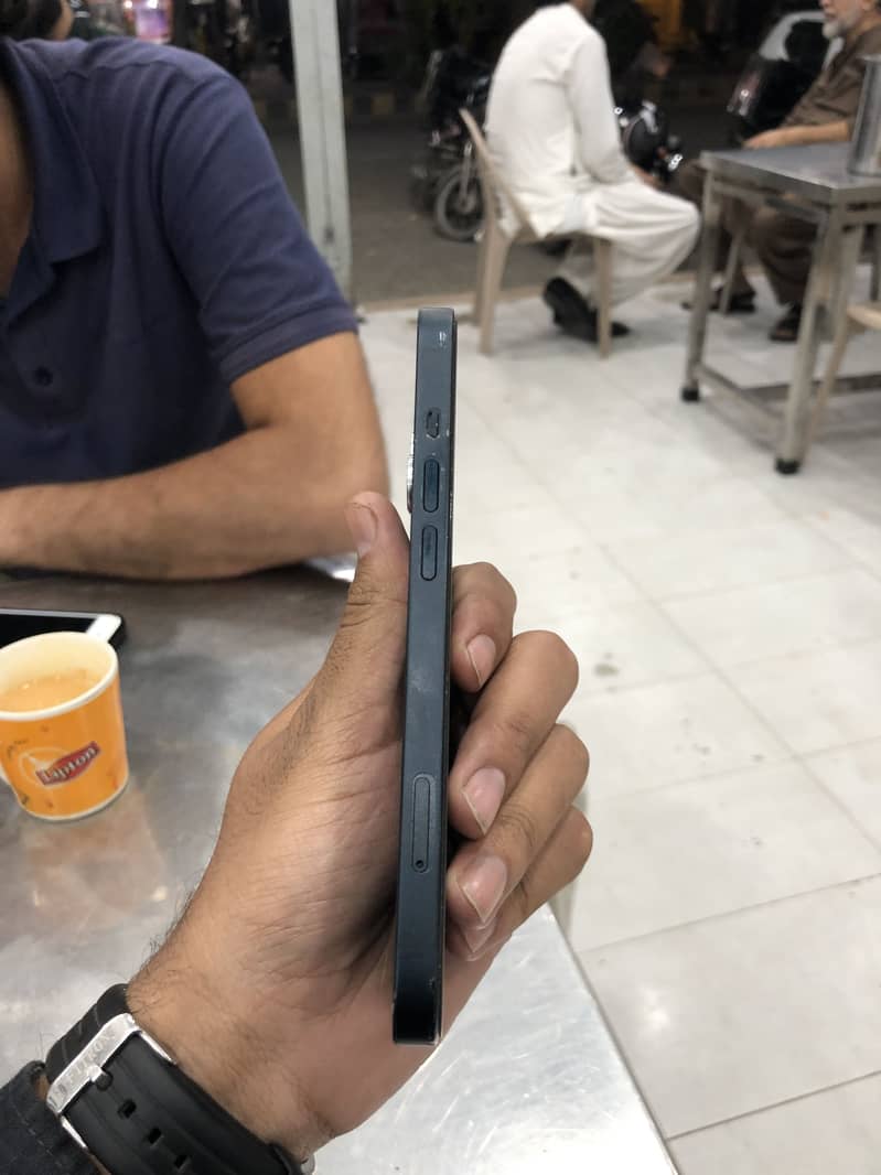 Apple iPhone 13 1