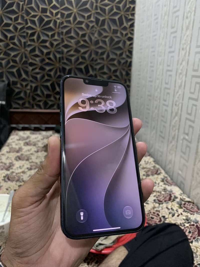 Apple iPhone 13 2