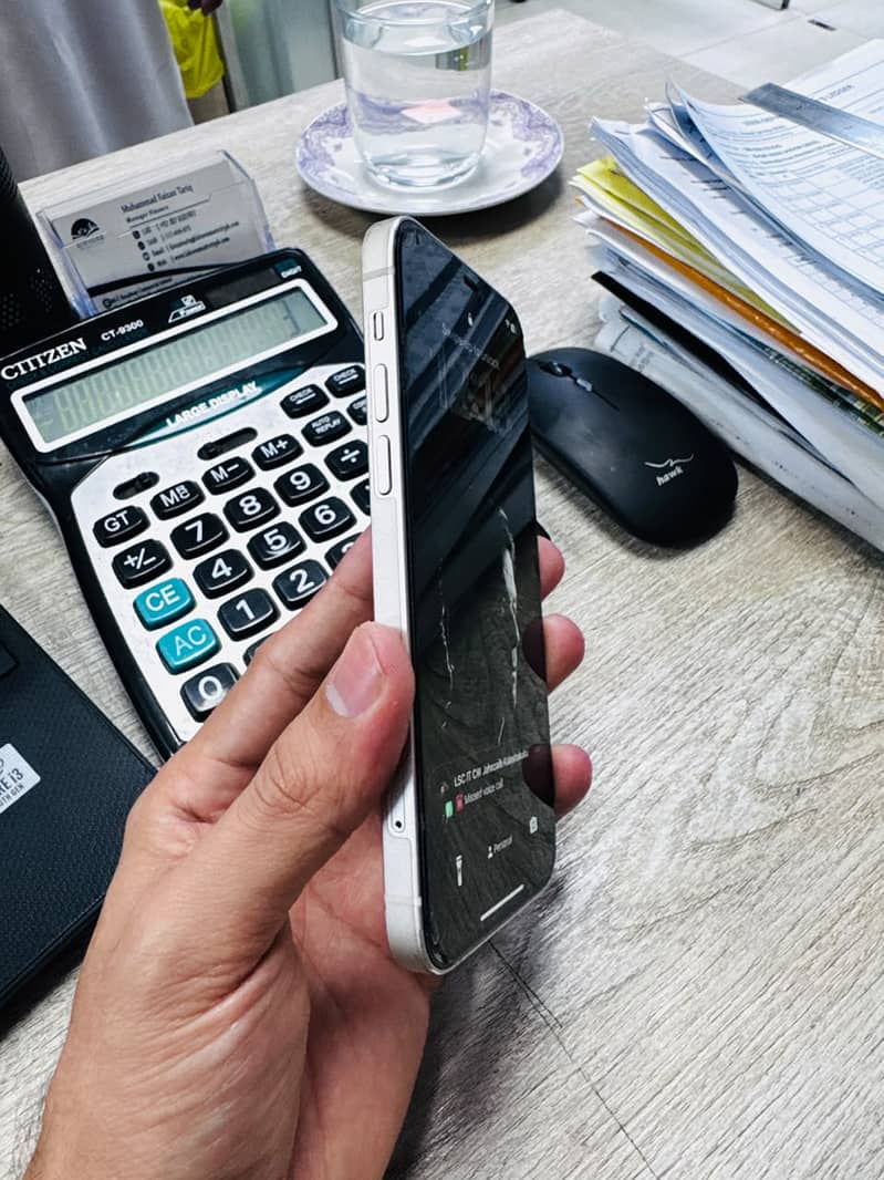 Apple iPhone 12 3