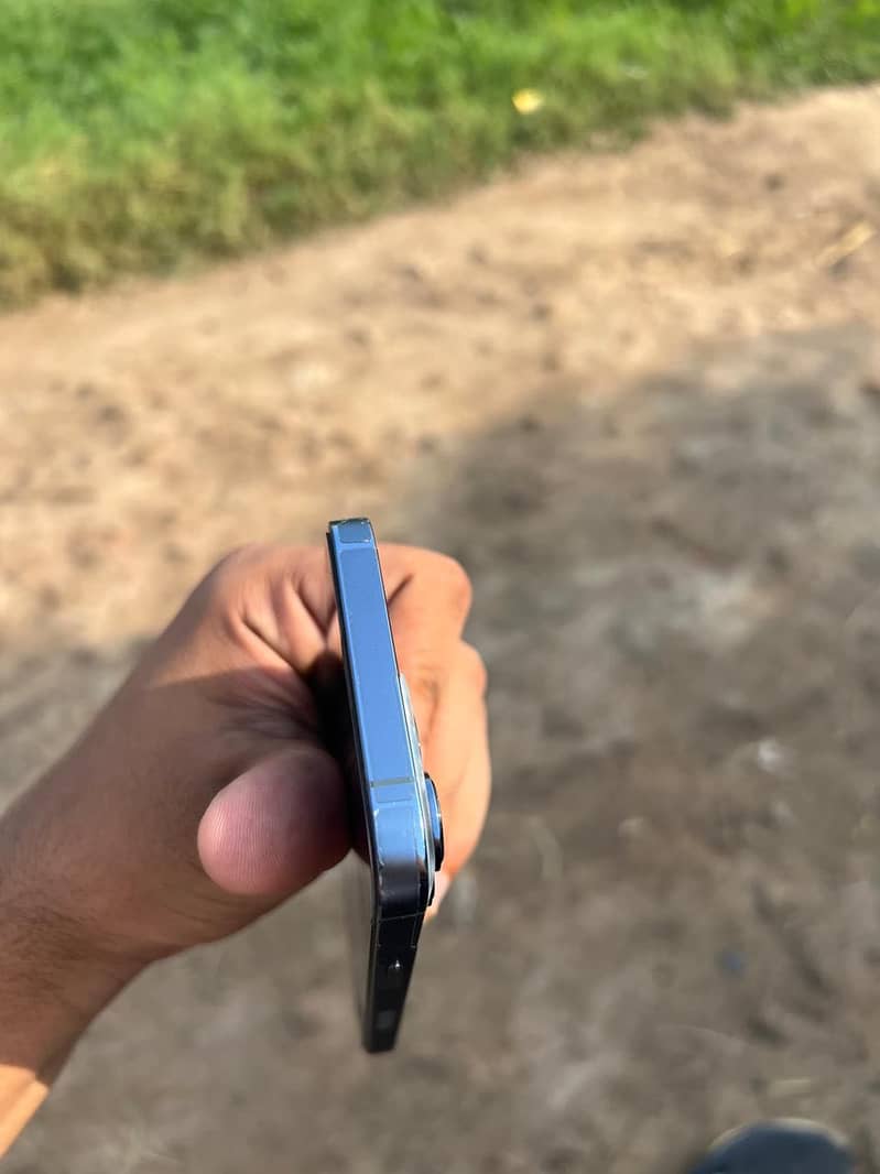 Apple iPhone 13 Pro 1