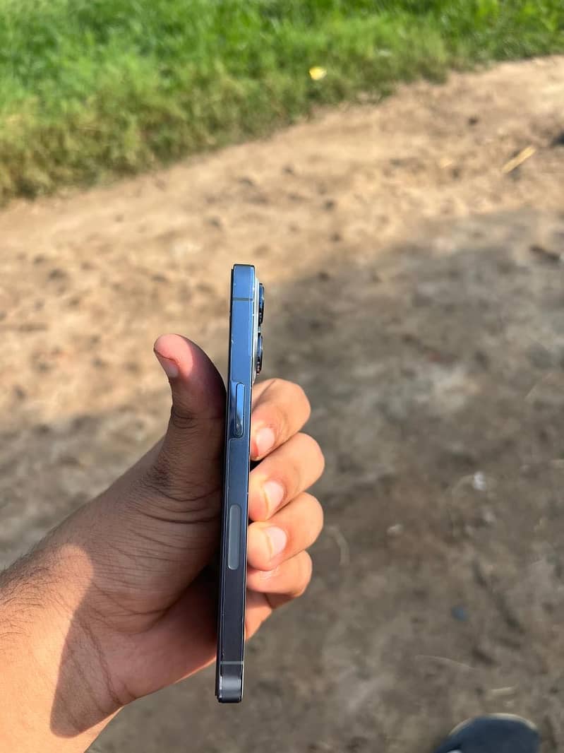 Apple iPhone 13 Pro 3
