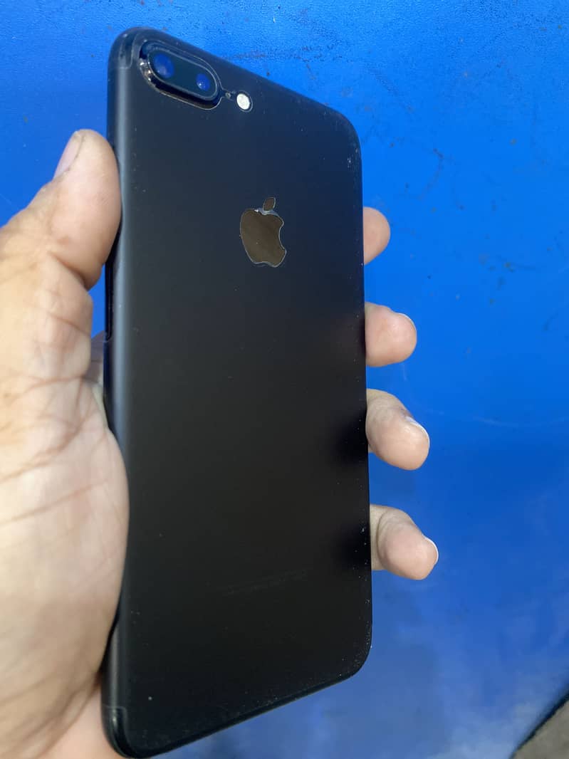 Apple iPhone 7 Plus 1