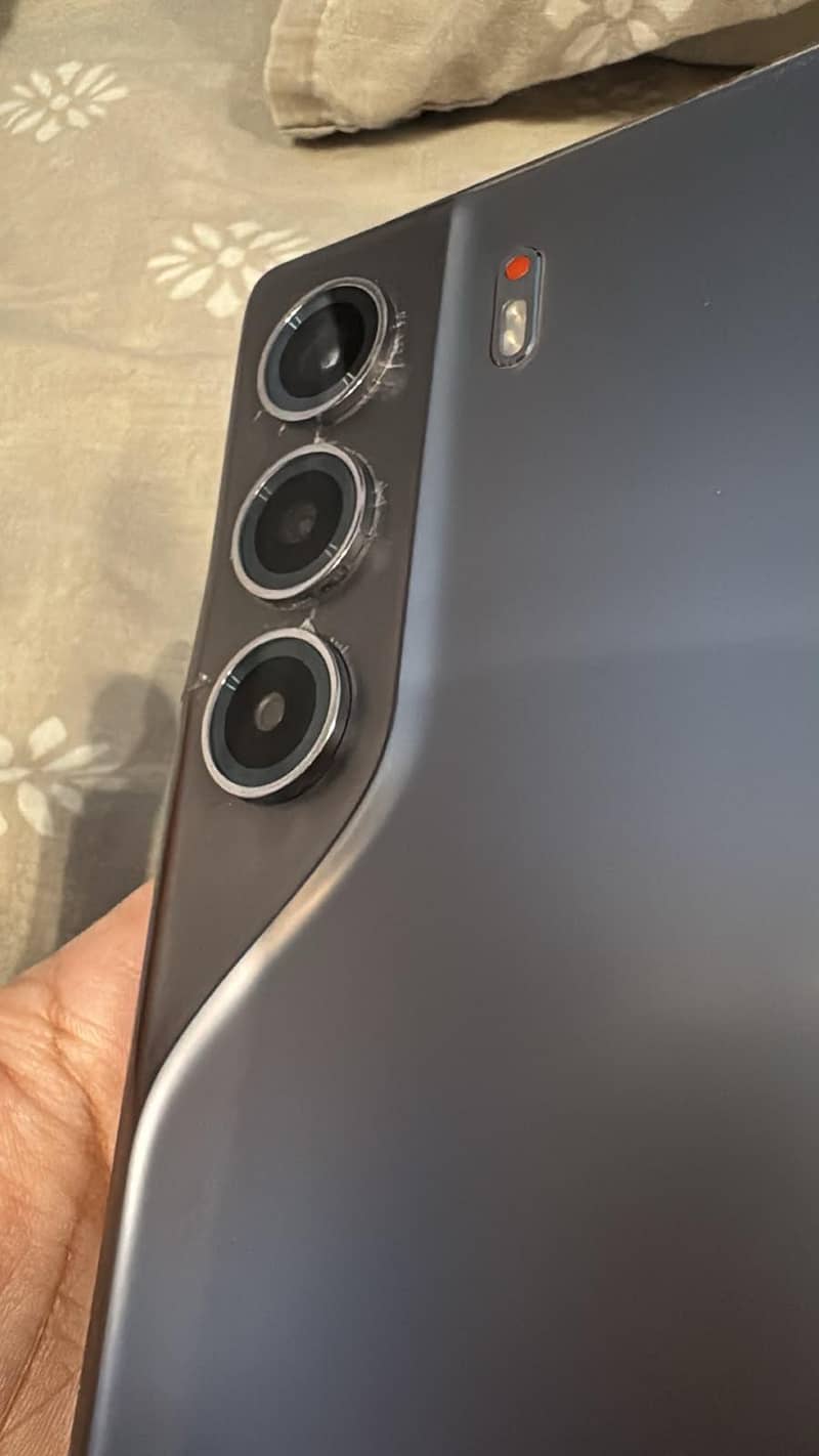 Tecno CAMON 40 Pro (sandy titanium) 5
