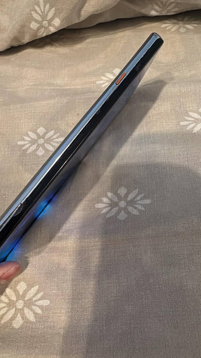 Tecno CAMON 40 Pro (sandy titanium) 11