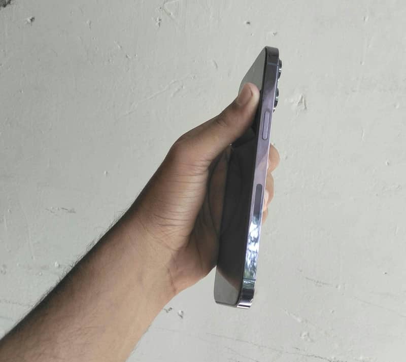 Apple iPhone 14 Pro Max 1