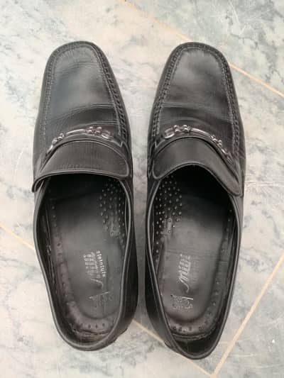 Used shoes in reasonable price