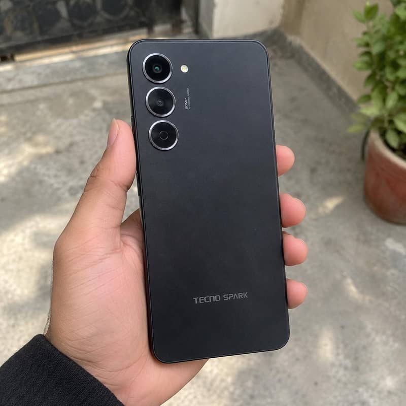 Tecno Spark Pro 40 pro 2