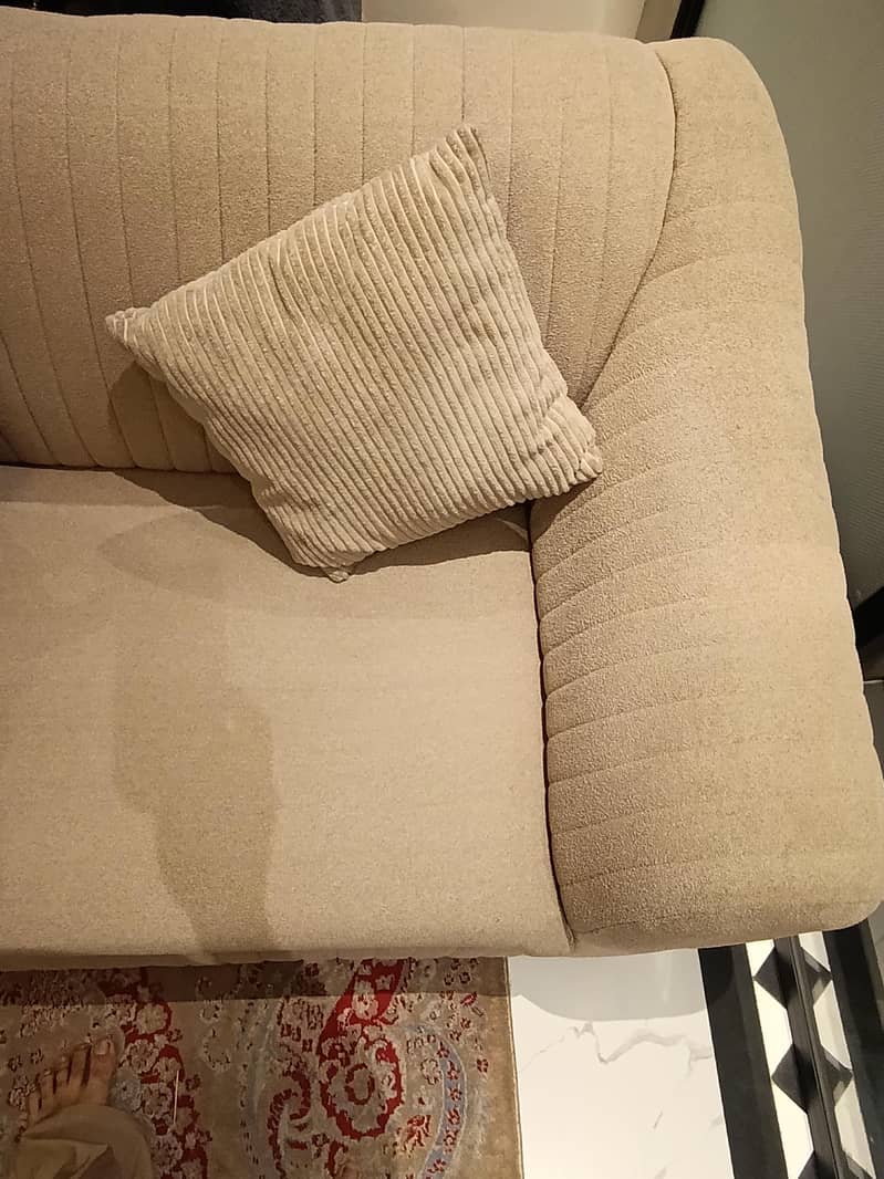 5 Seater extremely comfortable spring based boucle material 5