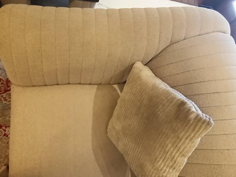 5 Seater extremely comfortable spring based boucle material 6