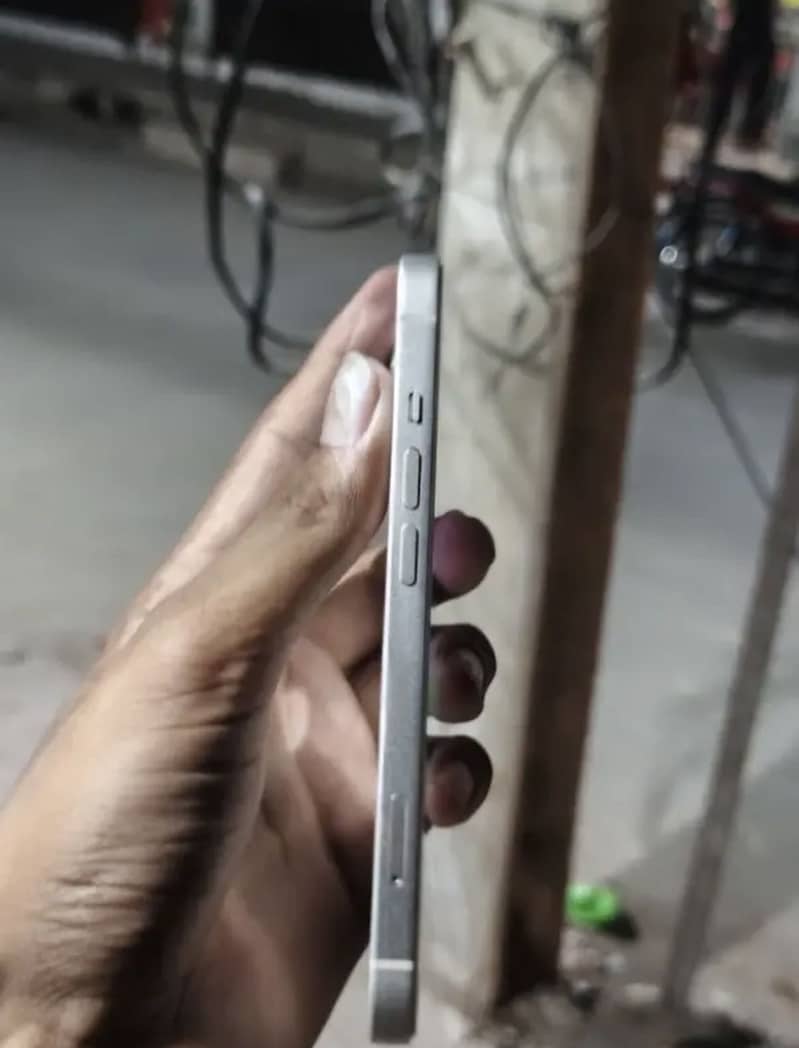 Apple iPhone 13 mdm 1