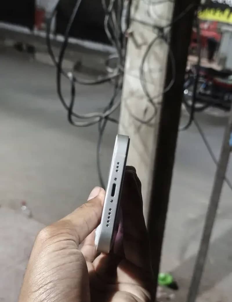 Apple iPhone 13 mdm 3