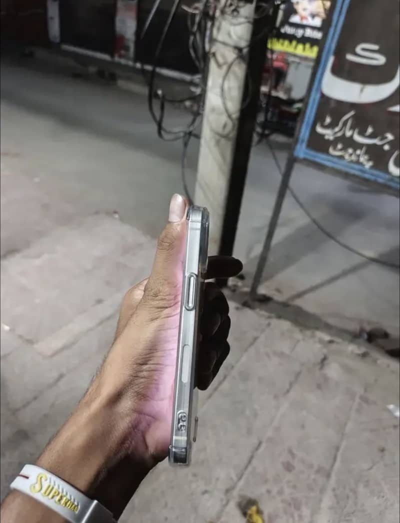 Apple iPhone 13 mdm 4