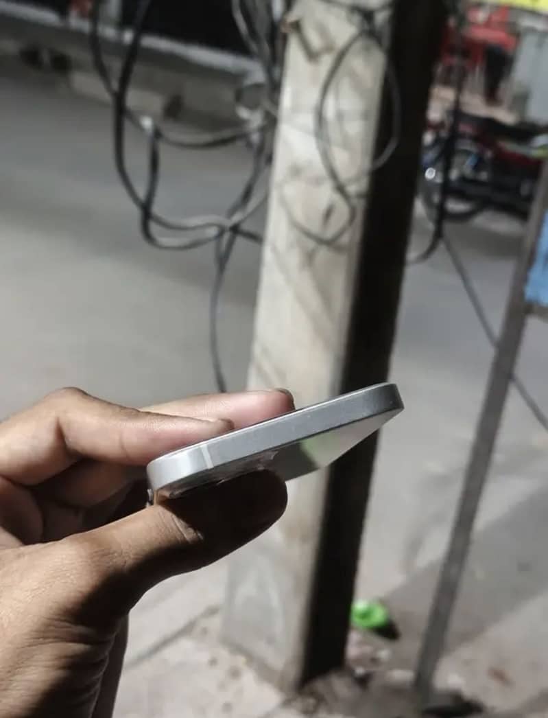 Apple iPhone 13 mdm 6