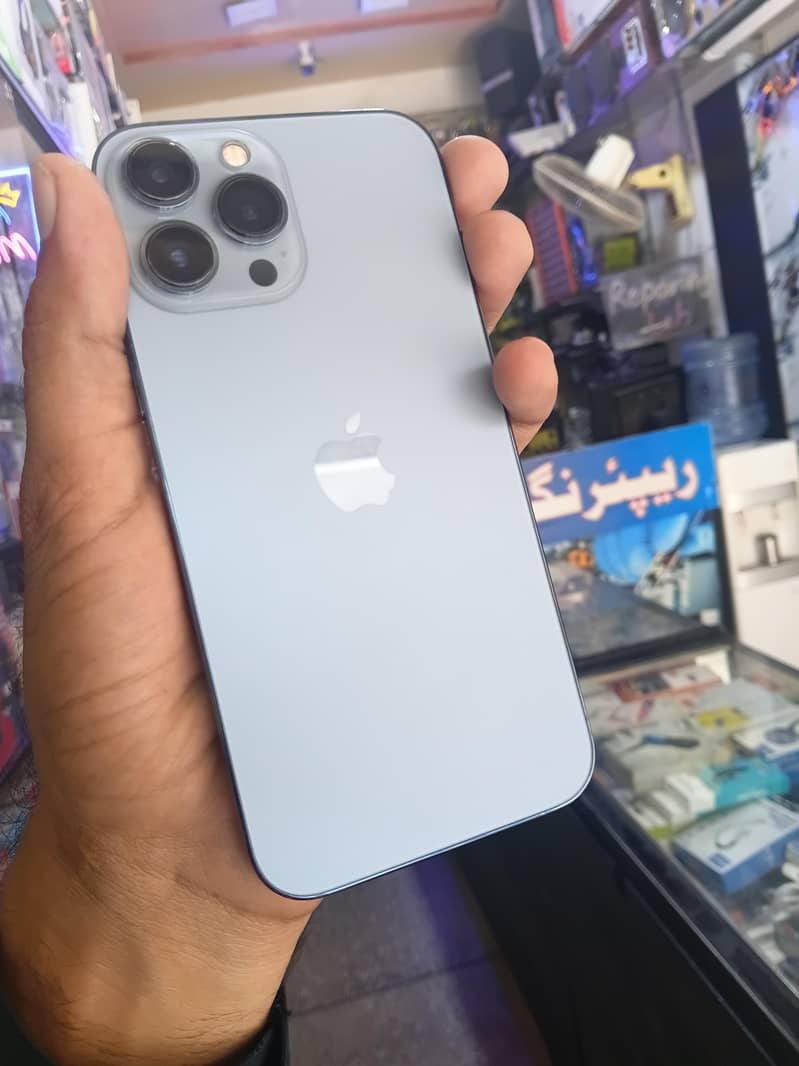 Apple iPhone 13 Pro Max 0
