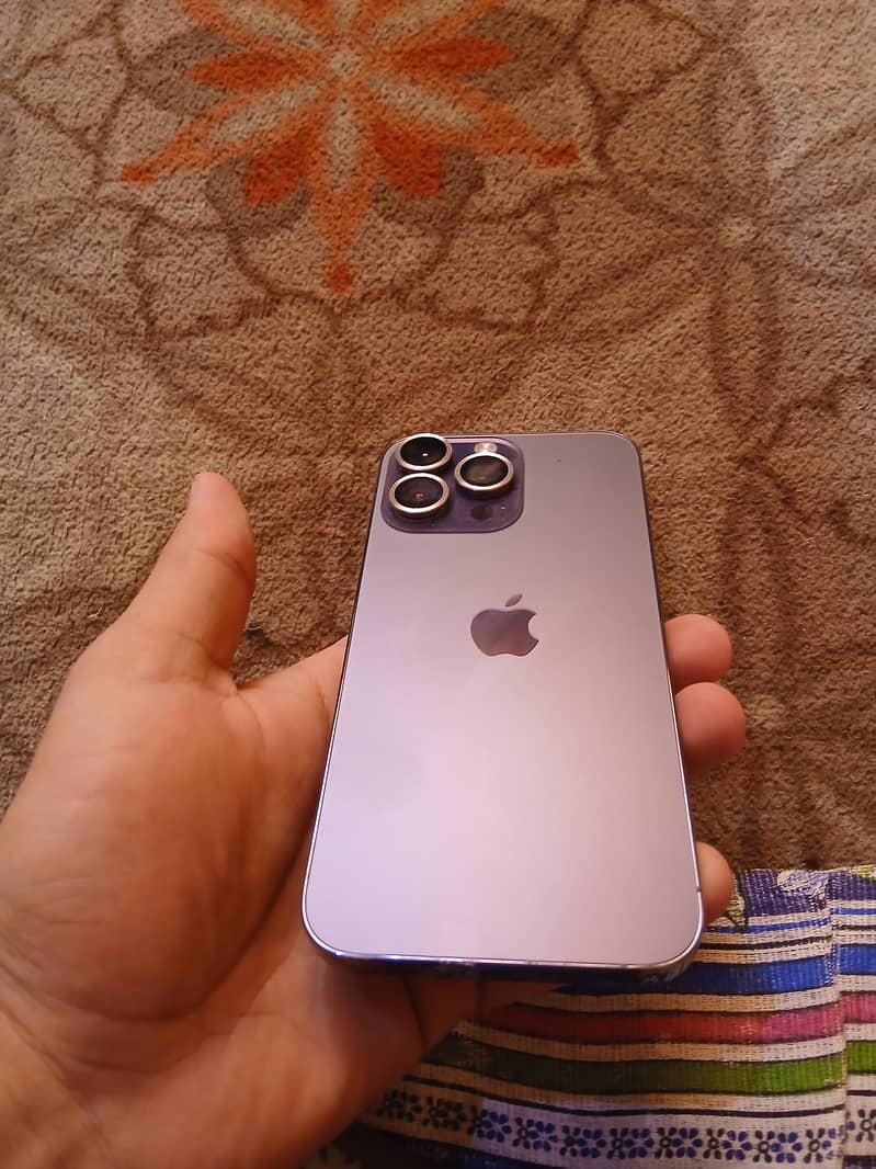 Apple iPhone 14 Pro Max 1