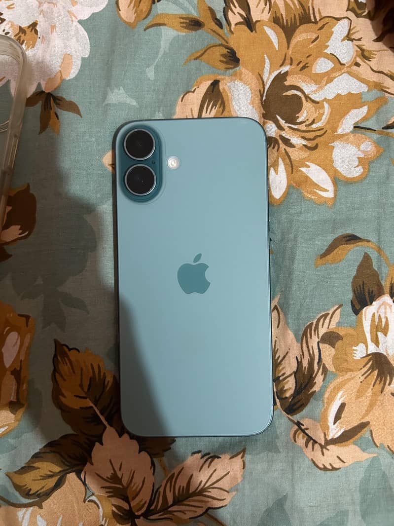 Apple iPhone 16 Plus 9
