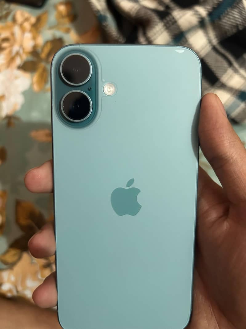 Apple iPhone 16 Plus 10
